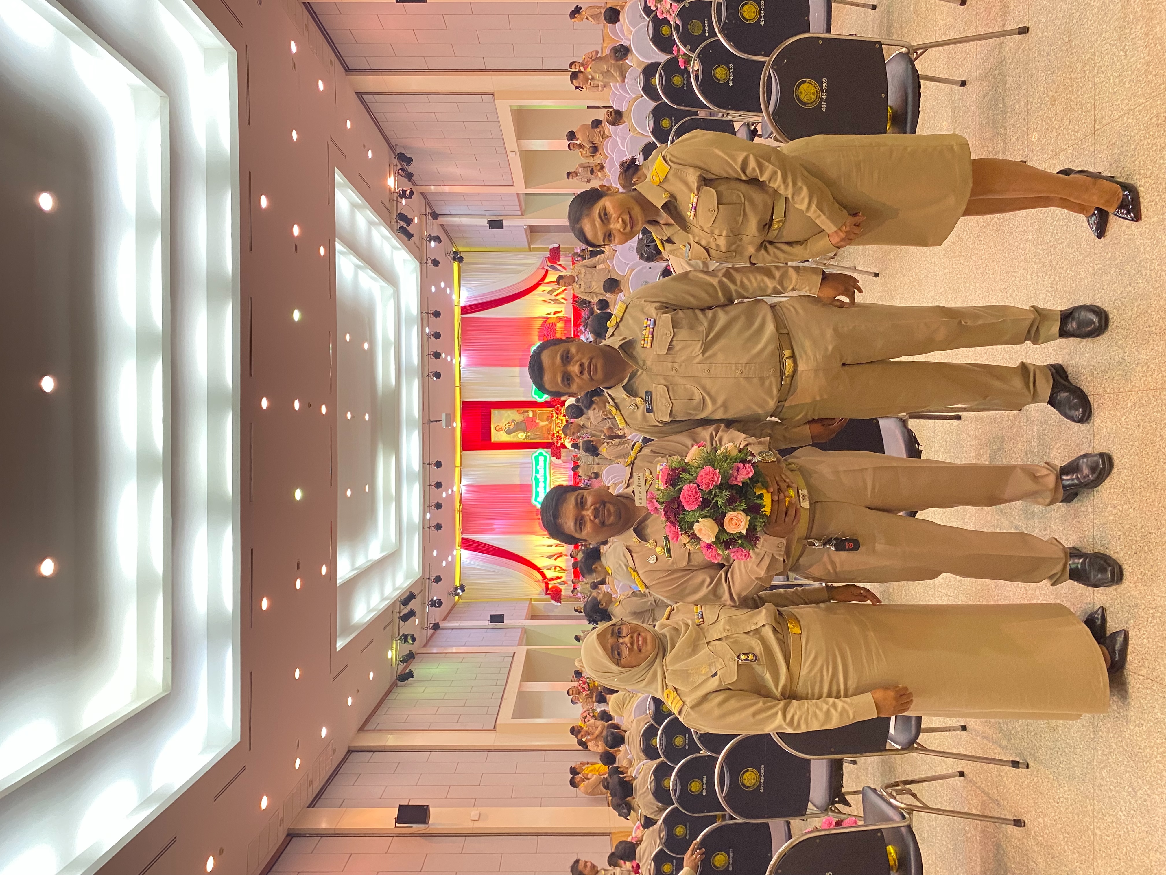 ร่วมพิธีวางพานพุ่มดอกไม้สด ถวายราชสักการะและกล่าวถวายราชสดุดีพระบาทสมเด็จพระจุลจอมเกล้าเจ้าอยู่หัว เนื่องในวันท้องถิ่นไทย ประจำปี 2568