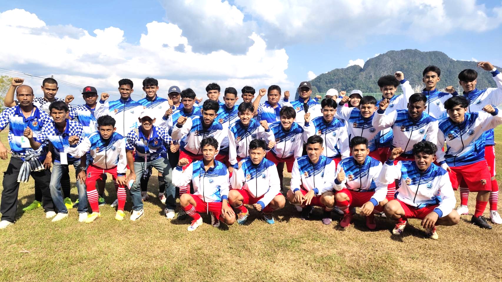 เสร็จสิ้นภารกิจสำหรับ กีฬา อบจ. กระบี่คัพ ต้านภัยยาเสพติด ครั้งที่ 21 ประจำปี 2569 ถือว่าเดินทางมาไกล สำหรับ อบต.คลองประสงค์ กับการจอดที่รอบ 32 ทีม ปีหน้าฟ้าใหม่ ลุยกันต่อ⚽☝🏻