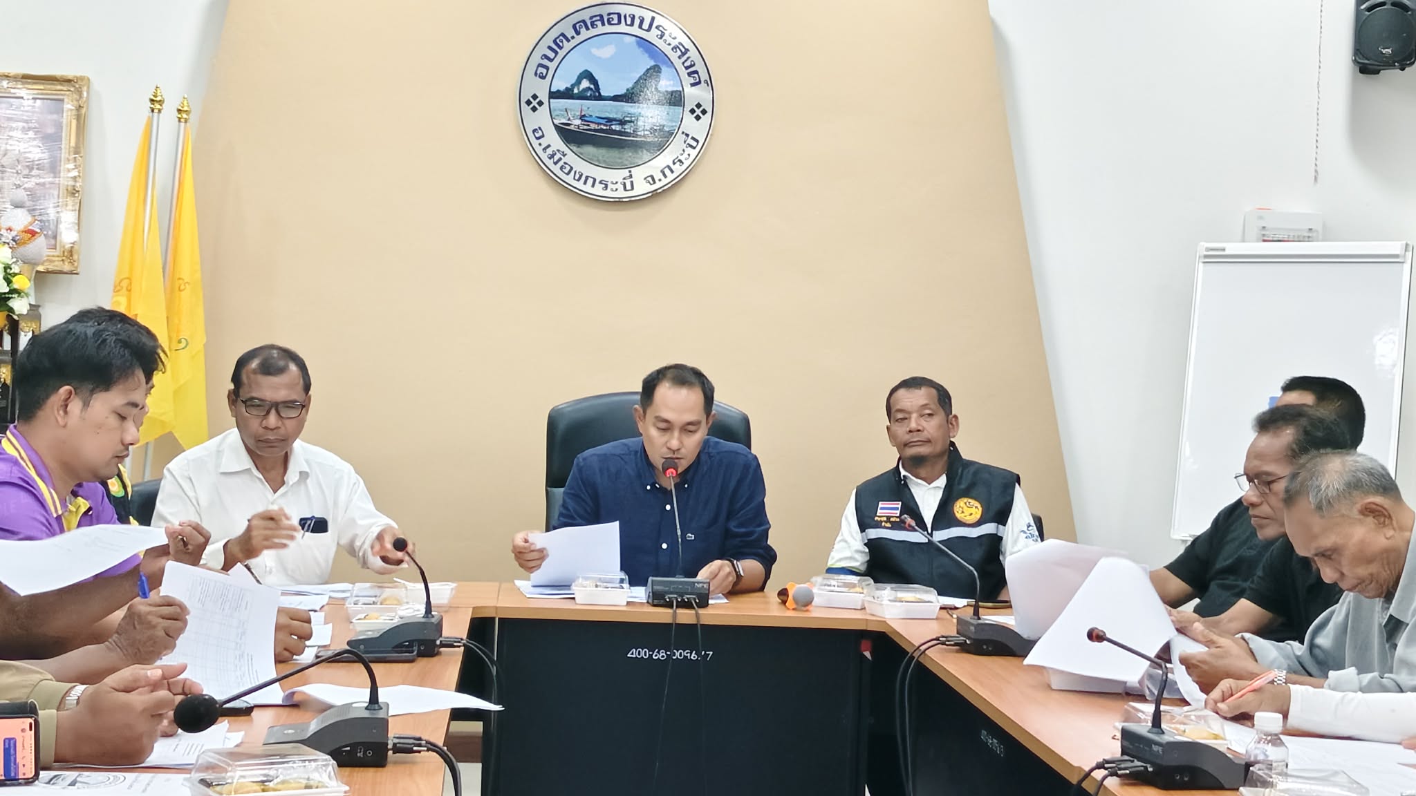 ร่วมประชุมเพื่อพิจารณา (ร่าง)  แผนพัฒนาท้องถิ่น (พ.ศ.2566 - 2570) เพิ่มเติม ครั้งที่ 1/2569 และเปลี่ยนแปลง ครั้งที่ 1/2569