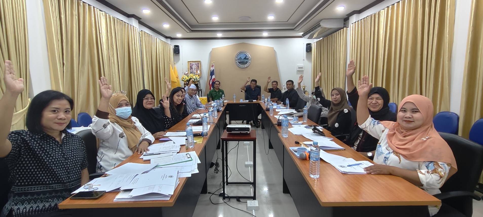 ร่วมประชุมเพื่อดำเนินการพัฒนา ส่งเสริมและสนับสนุนศูนย์พัฒนาเด็กเล็กบ้านเกาะกลาง ให้ได้คุณภาพตามมาตรฐานการดำเนินงานของศูนย์เด็กเล็กตามนโยบายและแผนการพัฒนาขององค์กรปกครองส่วนท้องถิ่น